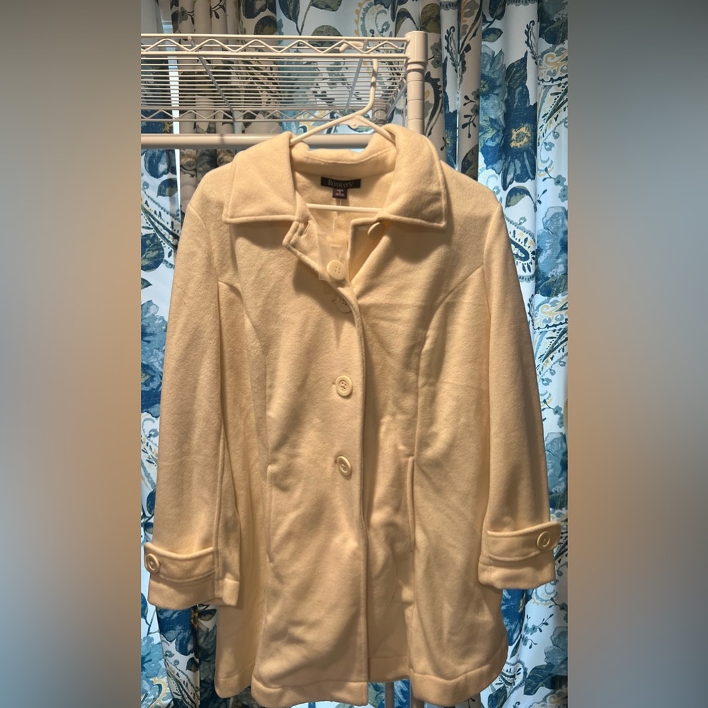 Plus cream jacket